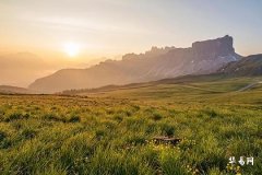 2025蛇寶寶五行缺土的女孩名字,補土最旺的9個字